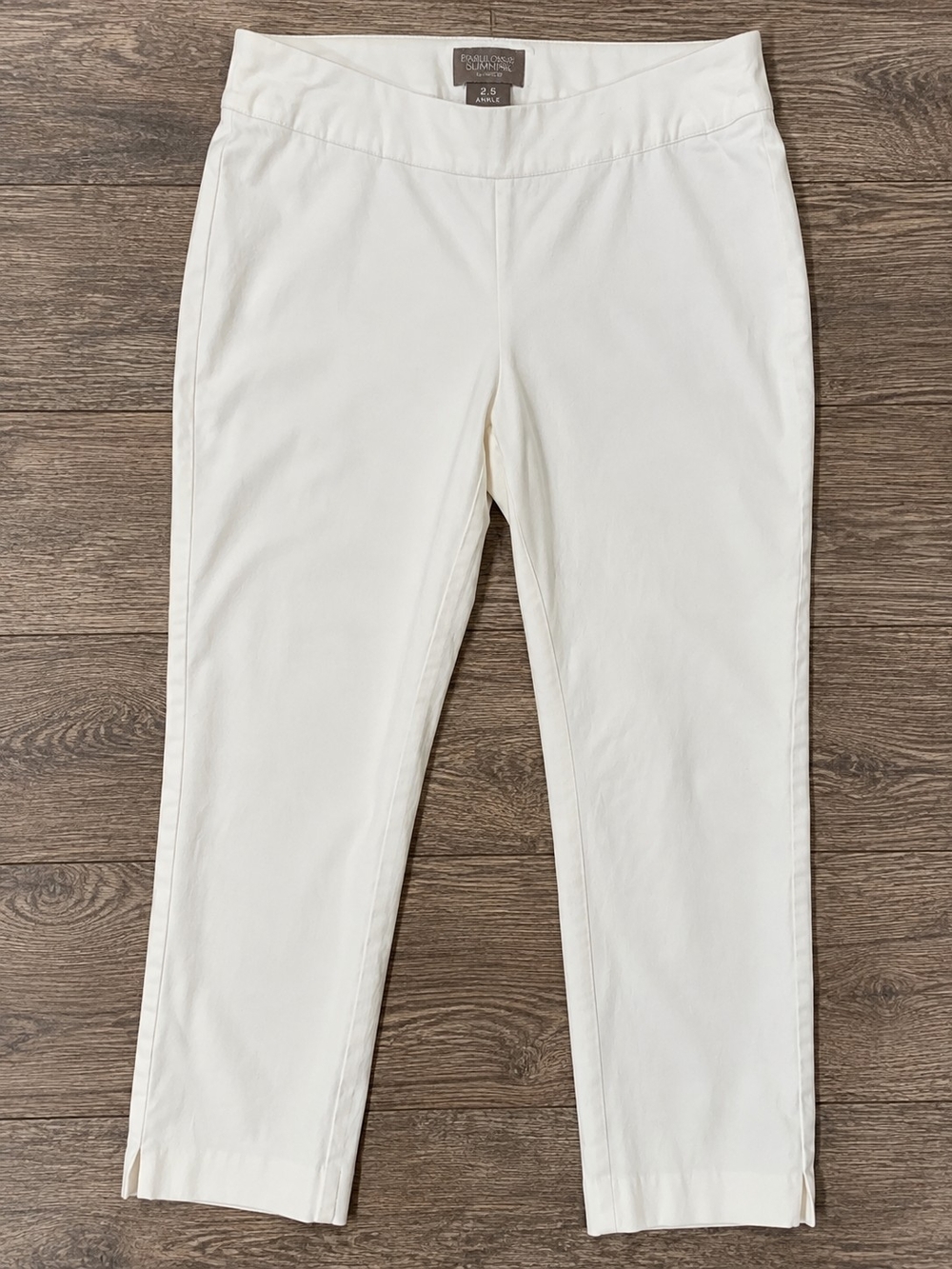 Chico's White Cropped Straight-Leg Pants